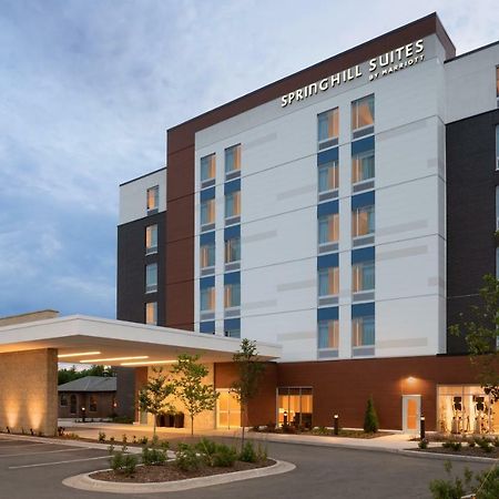 Springhill Suites By Marriott Milwaukee West/Вауватоса Екстер'єр фото