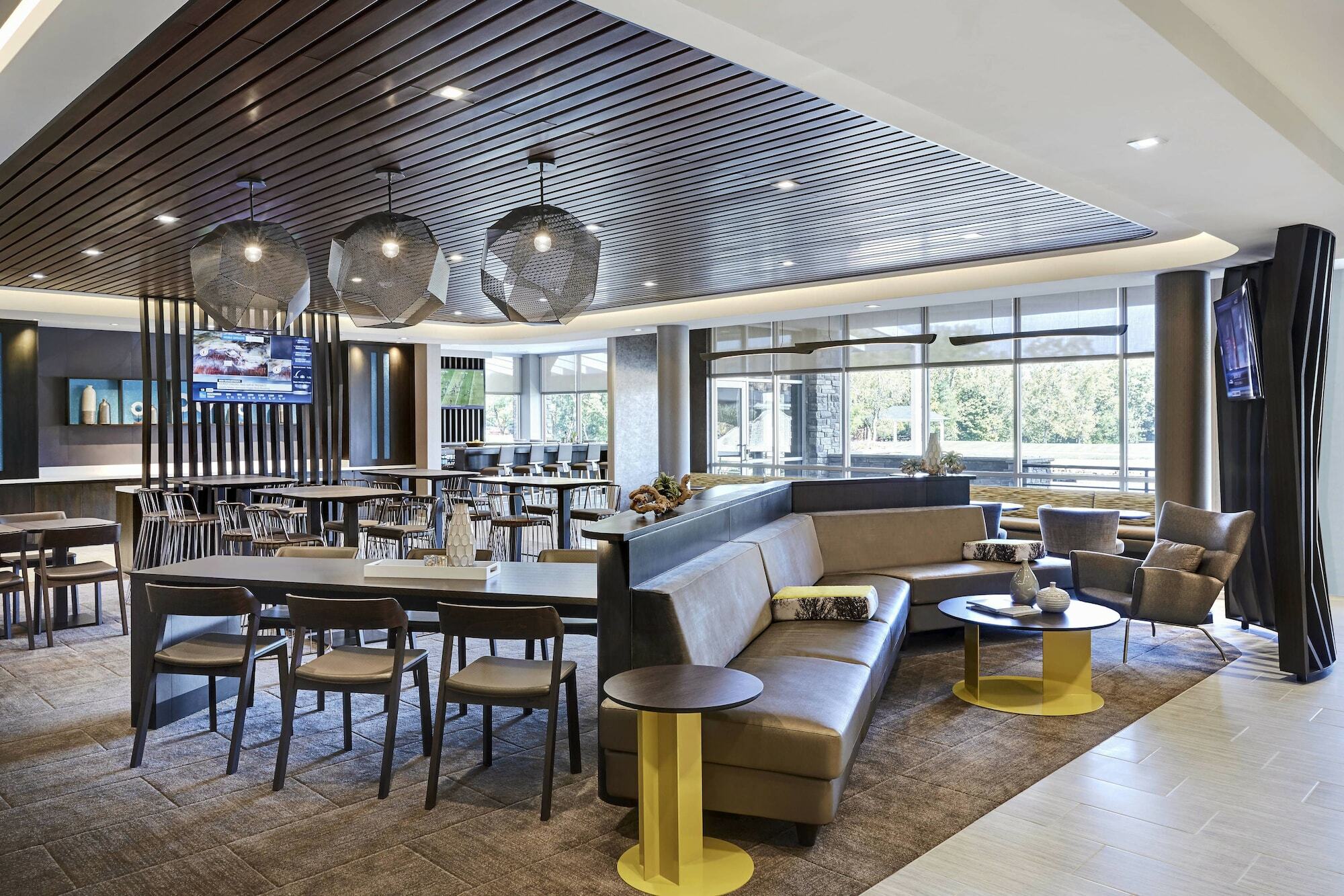 Springhill Suites By Marriott Milwaukee West/Вауватоса Екстер'єр фото